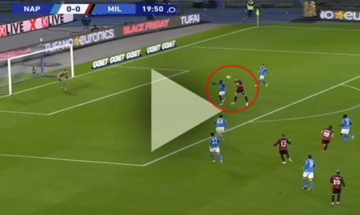 Z TEGO MIEJSCA Ibra strzelił gola z główki z Napoli! [VIDEO]